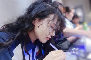 美甲的工资怎么样呢？高不高？